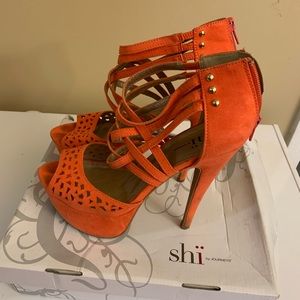 Shi Heels. Size 8.5 Coral
